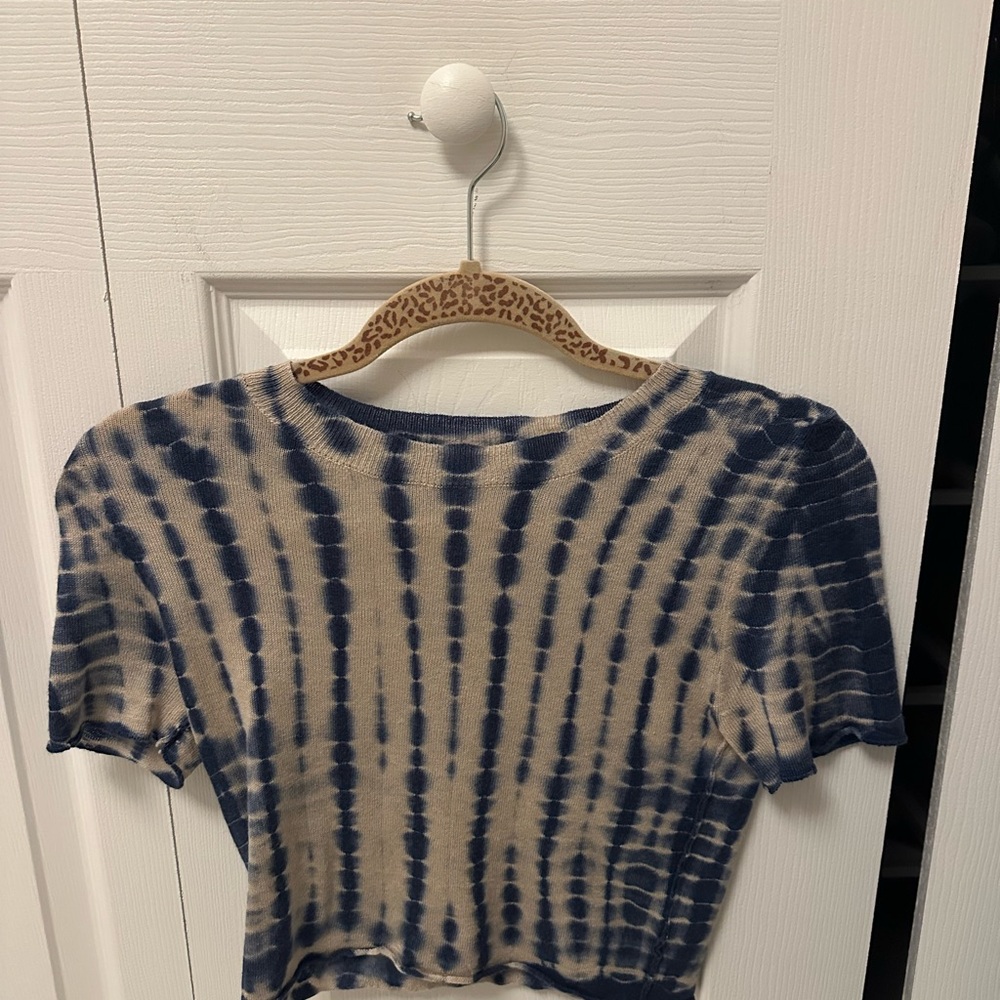 Olivaceous Blue and White Crop Fitted T-Shirt